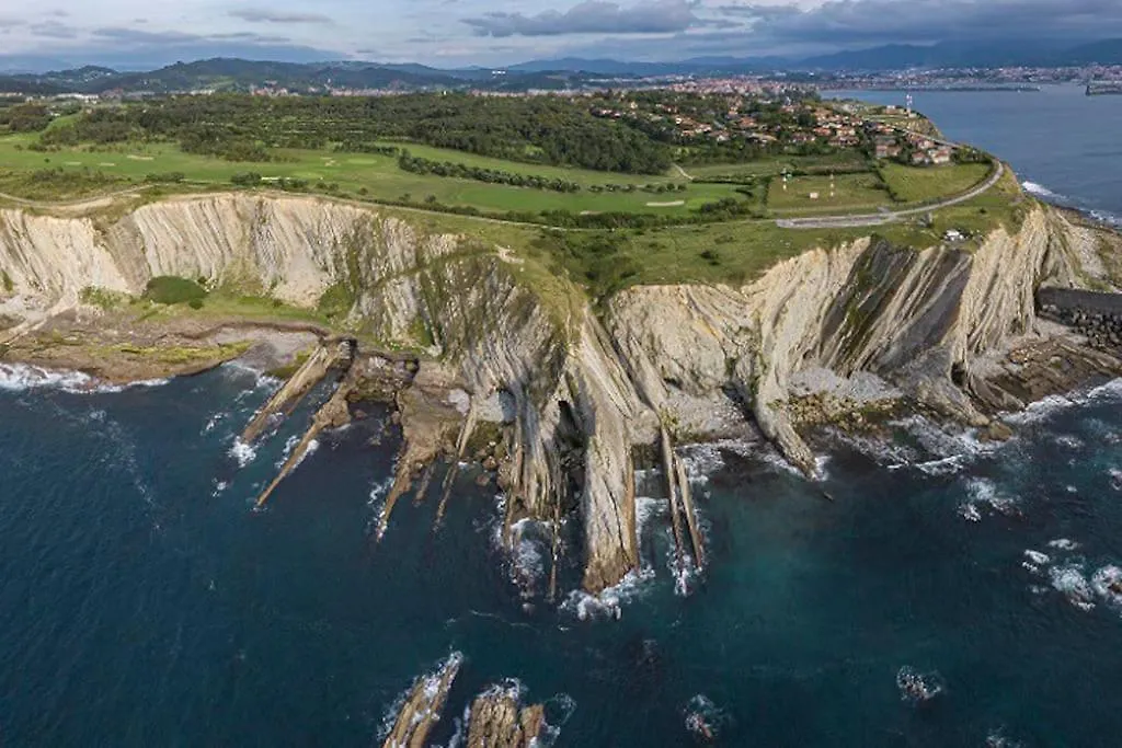 Calida Estancia Descubre La Ciudad Bilbao España