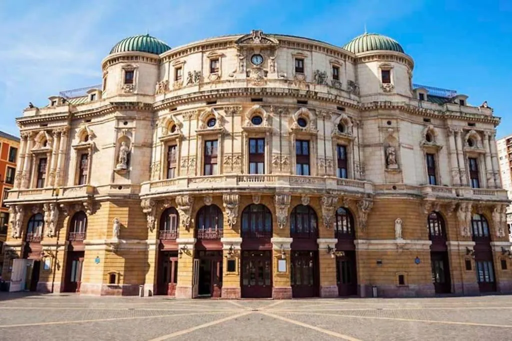 Calida Estancia Descubre La Ciudad Bilbao 0*,  España